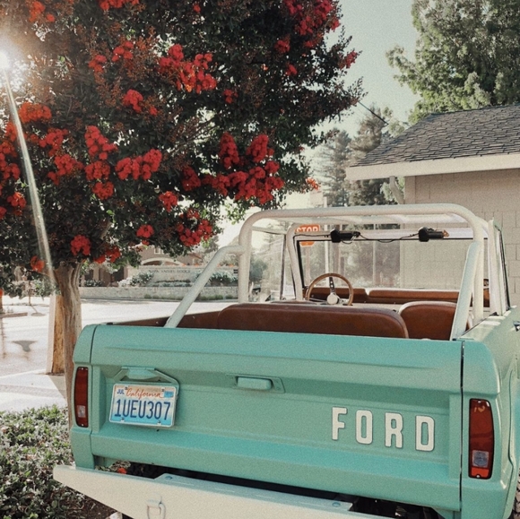 Welcome to my closet! - Picture 8 of 8